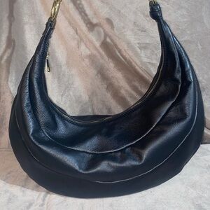 CUIR VERITABLE ITALIAN 
Elegant Black Leather Hobo Shoulder Bag